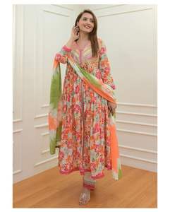 El último vestido bordado Georgette de diseñador de Fab Zone Indian & Pakistani Clothing - Product Image 5