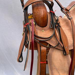 Ensemble de selle en cuir western avec décorations de barrel racing haut de gamme, en bois |   Accessoires en acier inoxydable façonnés à la main, ensemble de tack gratuit pour l'équitation - Product Image 3