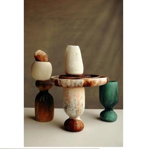 Vase à fleurs en résine de luxe de style nordique avec des motifs de dinosaures, en forme et en taille personnalisées, fait à la main en couleur rouge - Product Image 3