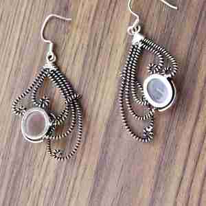 Cuarzo Rosa Forma ovalada Cabujón Piedra preciosa Alambre oxidado Diseñador Pendiente Bohemio Artesanal Hecho Venta al por mayor Pendiente Jaipur Plata - Product Image 2