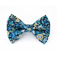 Vente en gros personnalisée Fleurs bleues Chien Noeud papillon Accessoire floral pour animaux de compagnie pour colliers Laisses Harnais