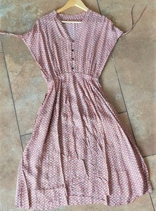 Vestido Indio Hecho a Mano para Mujer, de Algodón Puro, Tejido, Lindo, de Alta Calidad, Corte en A, Cuello en V, Ecológico, Lavable, Estampado a Mano con Botones - Product Image 2