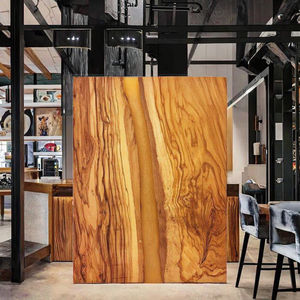 Planche à découper en bambou écologique élégante et artisanale avec poignée et surface lisse, passe au lave-vaisselle, pour ustensiles de cuisine modernes - Product Image 4