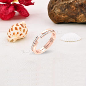 สินค้ามาแรง แหวนเพชรขาวทรงซิกแซกขนาด 1.2 มม. ฝังแบบ Pave Set พร้อมใบรับรอง IGI ตัวเรือนทองคำแท้ 14k สีโรสโกลด์ สำหรับงานแต่งงานหรือวันครบรอบ - Product Image 5