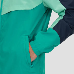 Vêtements de sport pour hommes, logo personnalisé, vente en gros, randonnée en plein air, veste coupe-vent imperméable en softshell décontractée pour hommes - Product Image 5