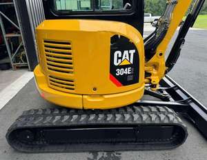 รถขุดขนาดเล็ก CAT 304E CR แบบตีนตะขาบ สำหรับงานก่อสร้าง ฟาร์ม และจัดสวน - Product Image 4