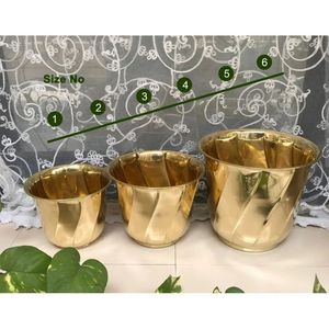 Maceta Decorativa de Latón Estilo Rústico, Ecológica, con Autorriego y Orificio de Drenaje para Flores de Comedor - Product Image 2