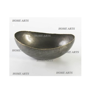 Bol décoratif en aluminium fait à la main Design tendance Vaisselle Fruits secs Bol de service pour restaurant Usage domestique - Product Image 1