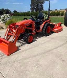 Tractor Agrícola Kubota L2501 4WD con Cargador Frontal, Tractor Compacto de Ruedas para Campo y Jardinería - Product Image 3