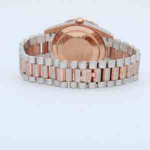 Montre analogique de sport de style antique, de qualité supérieure, avec diamants en moissanite de luxe, taille brillante, bracelet en cuir glacé, cadran en acier inoxydable et verre - Product Image 4