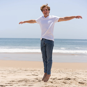 T-shirt pour homme en coton biologique 100% de luxe, col en V, pré-rétréci, certifié GOTS, manches courtes, respirant, coupe ajustée - Product Image 3