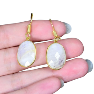 Pendientes Spinner de piedra lunar hechos a mano de plata de ley sólida 925, pendientes de mujer de regalo de boda perfecto de plata estampada 925 - Product Image 1