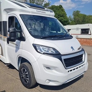 Brújula para volante a la derecha Kensington 115 2022 Autocaravana - Product Image 1