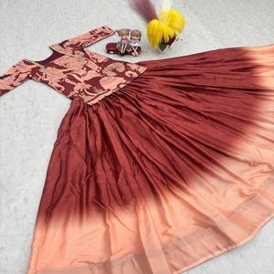 Top corto con estampado Kalamkari de calidad superior con falda estampada Digital, traje étnico elegante para mujer, conjunto de fiesta de diseñador - Product Image 3