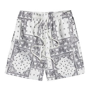 Short en polyester personnalisé confortable à taille élastique avec poches pour hommes Short de plage d'été imprimé pour hommes - Product Image 3