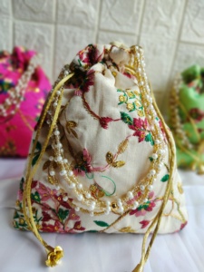 Sacs à main Potli brodés pour femmes, perles de perles, cordon de serrage, pochette multicolores pour femmes, Matka Potli traditionnel, cadeau de Pooja - Product Image 5