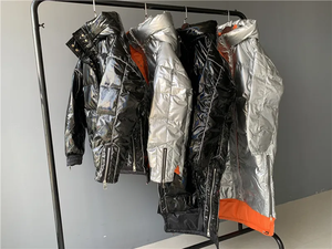Chaqueta Acolchada de Invierno para Hombre con Logotipo Personalizado OEM, Ecológica, Transpirable, con Cuello Alto y Cierre de Cremallera, Estilo Urbano - Product Image 2