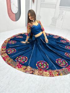 ชุดแต่งกายเจ้าสาว lehenga choli แบบคลาสสิกดั้งเดิมพร้อม dupatta พร้อมส่งสำหรับงานปาร์ตี้หรืองานพรอมของผู้หญิง - Product Image 6