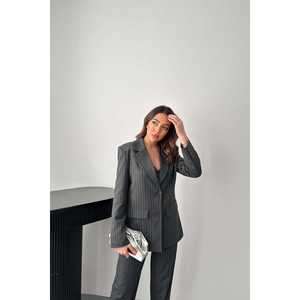 Ensemble de costume trois pièces rayé anthracite pour femmes en vente en gros - Product Image 3