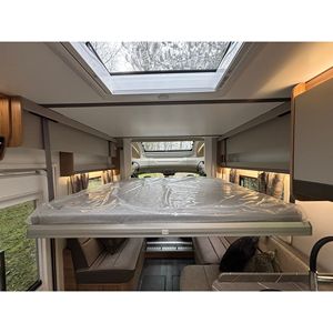 Autocaravana Bailey Autograph 72-2 con Transmisión Automática, Construcción de Aluminio y Equipamiento de Cocina - Product Image 3