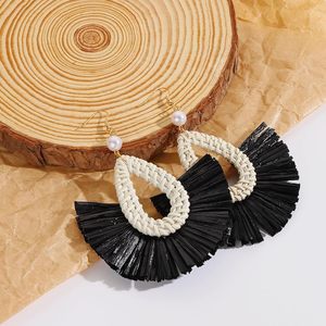 Pendientes de Ratán Elegantes - Joyería de Bambú Ecológica Hecha a Mano para Mujer - Product Image 1
