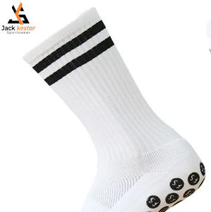Nouvelles chaussettes de sport antidérapantes 2025 en coton pour hommes, chaussettes de football à adhérence, chaussettes de compression pour le football et le basketball - Product Image 5