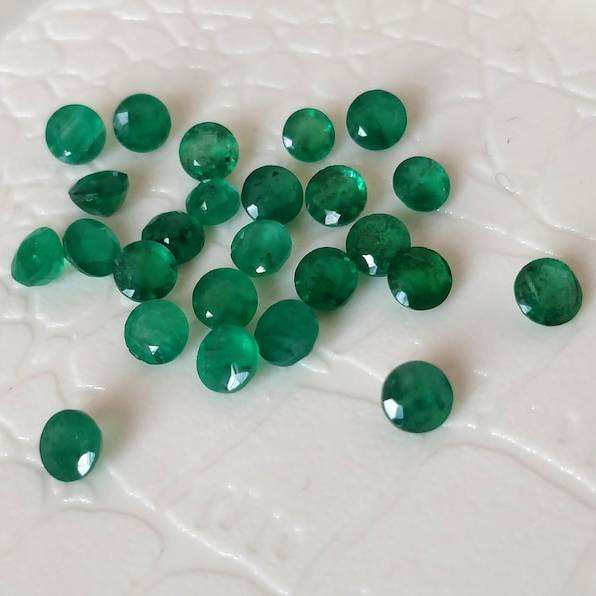 สีเขียว