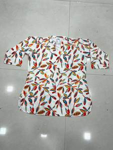 Kurti/Kurta indien et pakistanais tendance, de longueur courte, avec un design de col brodé fantaisie, pour les occasions spéciales de bureau et les fêtes, pour adultes, de la marque SIE. - Product Image 6