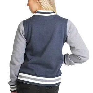 Cómoda chaqueta universitaria de talla grande de Color personalizada, chaqueta universitaria de mujer con mangas de cuero de lana de alta calidad - Product Image 3
