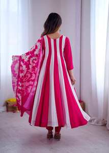 Traje de Estilo Dulce Otoñal con Falda Larga, Dupatta y Bordado de Seda Romana, Cintura Natural - Product Image 6