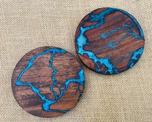 Ensemble de sous-verres colorés en résine fabriqués à la main, tapis de boisson époxy à finition brillante pour intérieurs de maison à la mode et modernes - Product Image 5