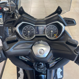 Scooter à essence Yamaha X-Max 300 IRON - Product Image 3