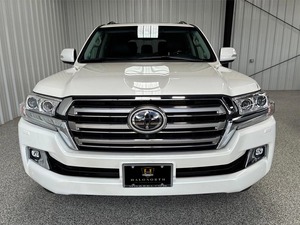 Para SUV Blanco Usado 2021 con Volante a la Izquierda, Faros LED y Portaequipajes de Aleación de Aluminio - Product Image 1