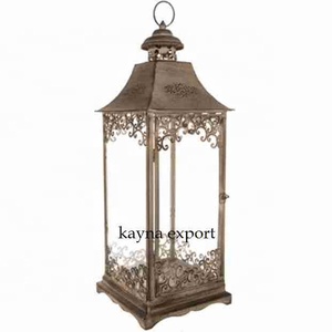 Farol de Hierro Artesanal Duradero para Interiores y Exteriores, Decoración Navideña Hecha a Mano - Product Image 6