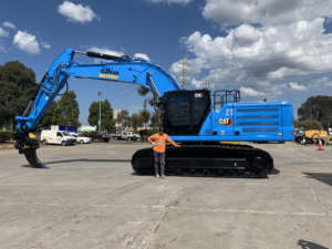 Excavatrice sur chenilles d'occasion de haute qualité pour 390 390FL avec une puissance de creusement élevée, moteur, pompe et boîte de vitesses - Product Image 4