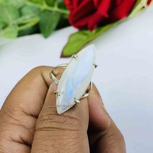 Vente en gros de pierre de lune naturelle Bague en argent sterling 925 Nouveau design de bague faite à la main Bague en pierre de lune de feu bleu arc-en-ciel - Product Image 2