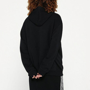 Vente chaude Drop Shoulder Dernières femmes noires essentielles sweat à capuche surdimensionné Anti-rides et respirant sweats à capuche vierges pour les femmes - Product Image 1