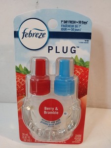 Ambientadores asequibles Febreze Plug In, aroma fresco Downy April, eliminador de olores para olores fuertes, 1 calentador + 2 recambios de aceite - Product Image 3