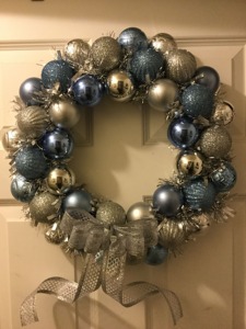 Modern Style Metal <b>Wreath</b> Wall Hanging Round <b>Christmas</b> Decor Handcrafted <b>Door</b> Ornament for Home Indoor Outdoor Display - Product Image 3