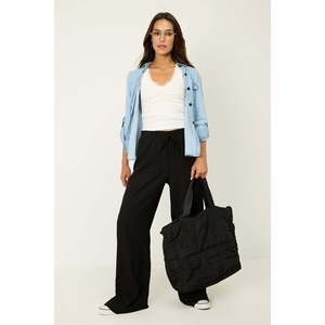 Pantalones de Mujer de Viscosa/Poliéster Texturizados - Product Image 3