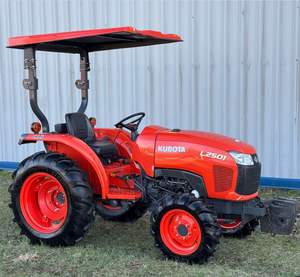 Nouvelle roue Kubota M7131 Tracteur avec des machines agricoles Compact. - Product Image 1