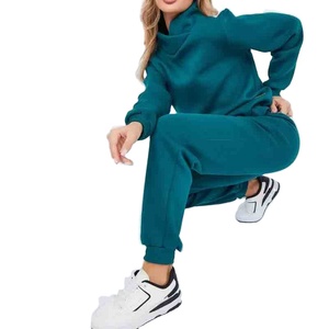 Conjunto de dos piezas de algodón 100% personalizado para mujer Sudadera con capucha y pantalones de chándal de patrón sólido Chándal de invierno ecológico - Product Image 5