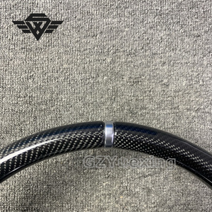 Volant en fibre de carbone personnalisé avec étiquette métallique adapté à <span class=keywords><strong>Mercedes</strong></span> <span class=keywords><strong>AMG</strong></span> C63 GT C43 C63 W221 S63 W205 W204 W213 - Product Image 4