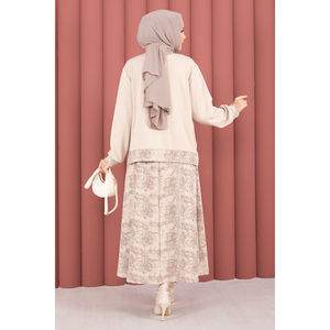 Ensemble jupe et hijab beige à motifs modernes avec garniture – Accessoire vestimentaire modeste - Product Image 6