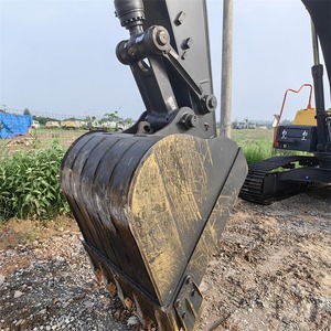 Excavatrice sur chenilles Volvo EC240 de 24 tonnes avec moteur Volvo Penta, godet de 1 m, modèle 2024, multifonction, moteur automatique, composant principal - Product Image 2