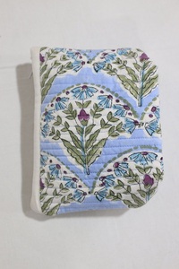 Sac imprimé à la main avec un riche travail d'impression culturelle, conçu pour un transport quotidien confortable, un usage quotidien et un choix de cadeau - Product Image 5