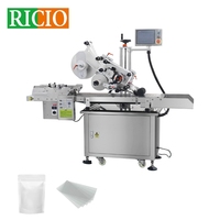Système d'étiquetage automatique RICIO certifié CE OEM ODM pour surfaces planes, étiqueteuse automatique pour films, feuilles et sacs