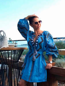 Hermoso y elegante vestido de lujo con bordado y aplicación basado en vestido ucraniano de alta calidad para mujeres y niñas - Product Image 3