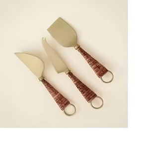 Juego de 3 Cuchillos para Queso de Acero Inoxidable, Diseño Elegante, Hechos a Mano, Duraderos, Mango de Acero Inoxidable, Aptos para Lavavajillas - Product Image 3