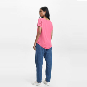 Camiseta de Mujer de Corte Regular, Material Transpirable, Cómoda para Uso Diario Informal - Product Image 3
